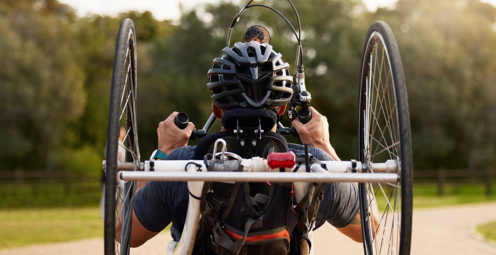 Handbiker von Hinten