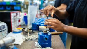 Kuehlung-beim-Arbeiten-dank-Wadenkuehlern